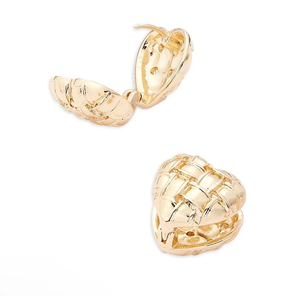 AQUA Puffed Heart Hoop Earrings‎ NWT